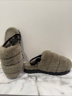 UGG Women's Super Fluff Slippers
